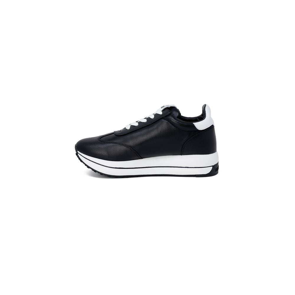 Sneakers Love Moschino