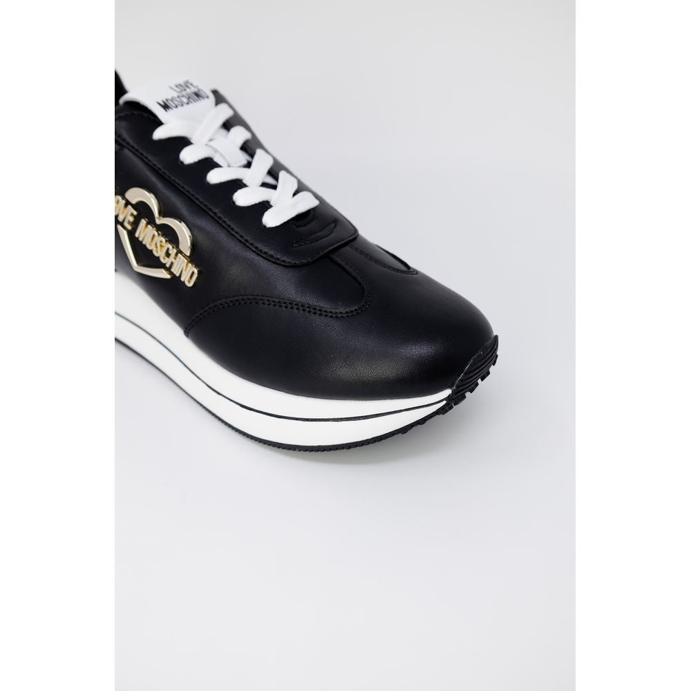 Sneakers Love Moschino