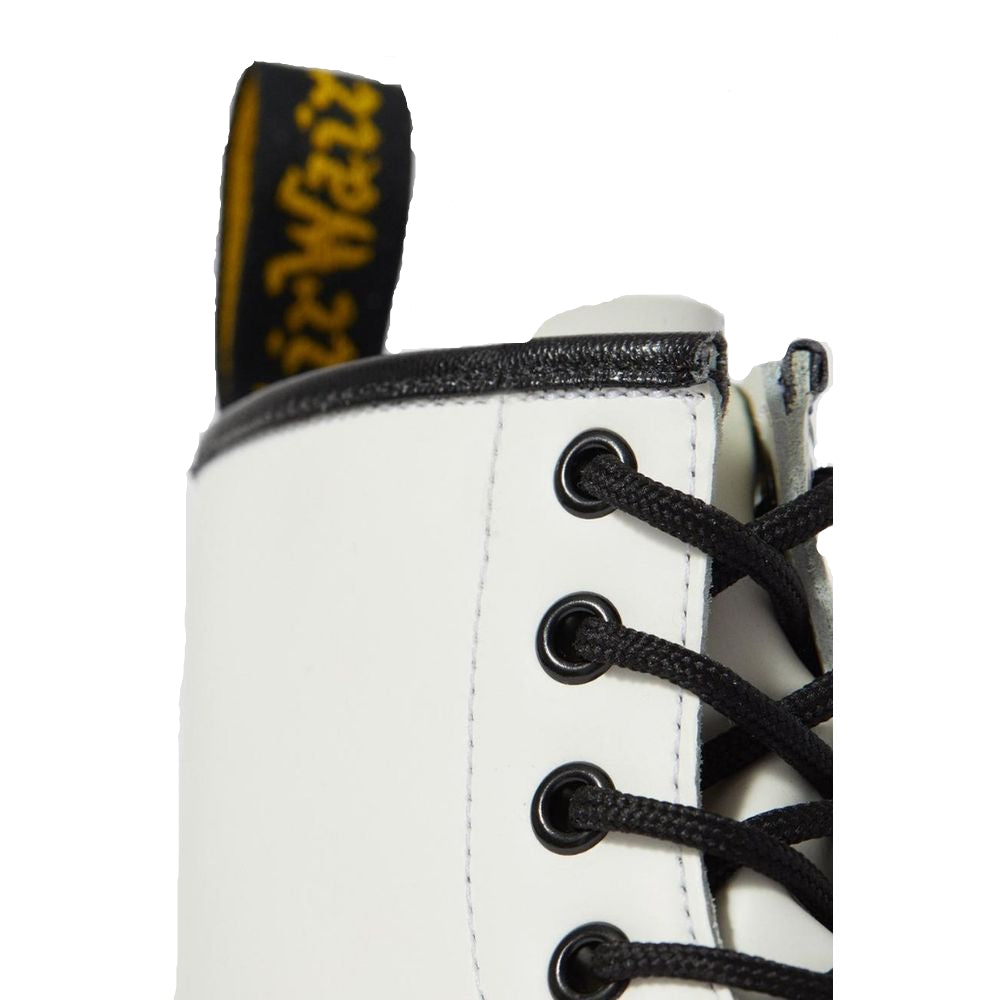 Enkellaarsjes Dr. Martens