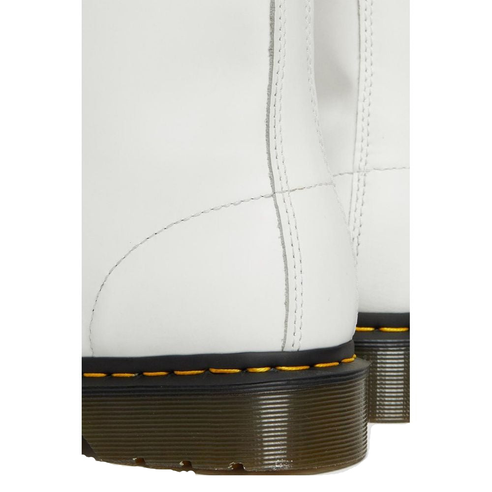 Enkellaarsjes Dr. Martens