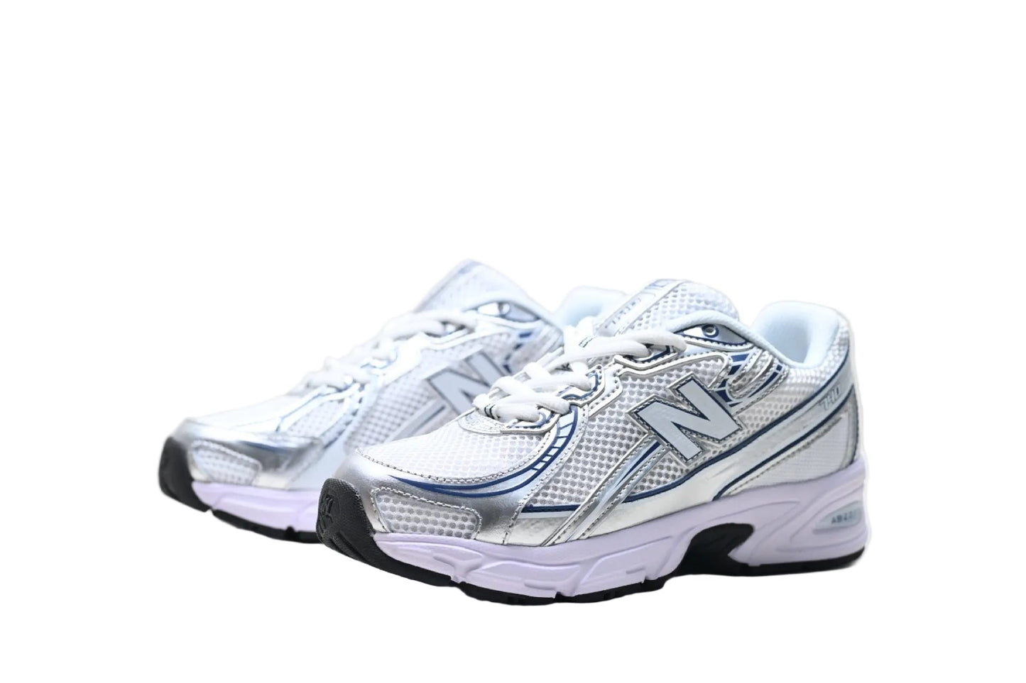 New Balance 740