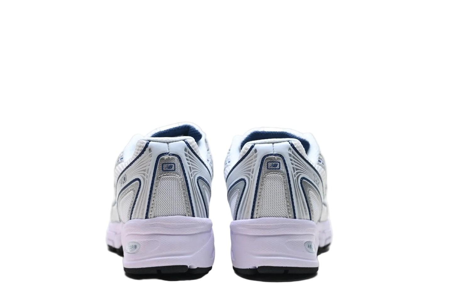 New Balance 740