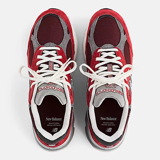 New Balance 990v3